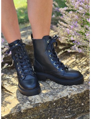 Bottines Guess Olinia noires style rangers
