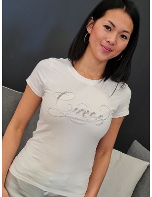 Tee-shirt Guess Linalya manches courtes blanc avec col rond, inscription pailletée et strass