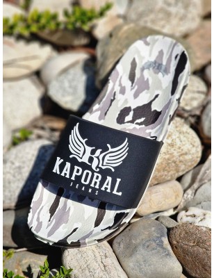 Claquettes Kaporal Decal noires avec semelle motif camouflage