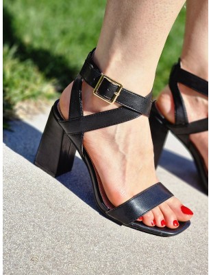 Sandales Stela noires avec talon large et carré
