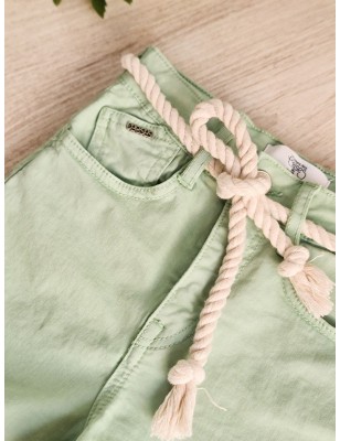 Short en jean stretch Le Temps des Cerises Tiko vert, avec ceinture en corde
