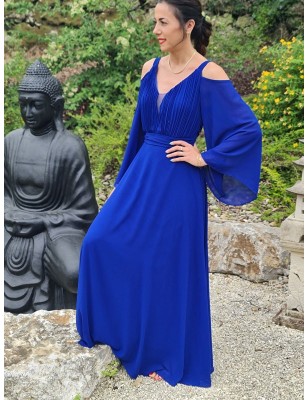 Robe longue de cérémonie Annie bleu électrique avec manches longues chauve-souris et col V plongeant