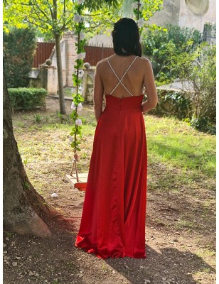 Robe longue de cérémonie Catalina rouge effet satiné avec bretelles en strass
