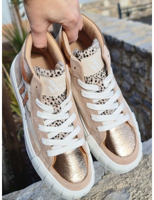 Baskets montantes Vanessa Wu BK2556 Suzie suédine beige et rose gold avec languette léopard