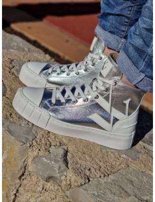 Baskets montantes Vanessa Wu BK2522 Pina blanches et argent