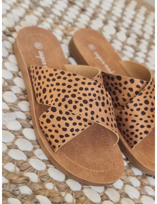 Mules femme Naomi en suédine avec grosse brides croisées motif léopard