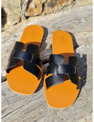 Mules femme Clea noires avec brides ajourées