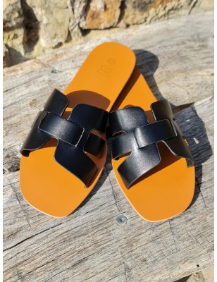 Mules femme Clea noires avec brides ajourées