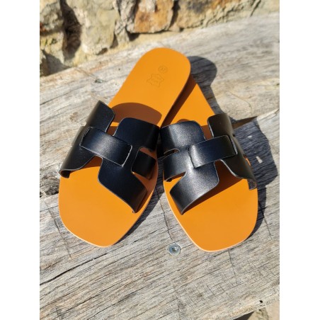 Mules femme Clea noires avec brides ajourées