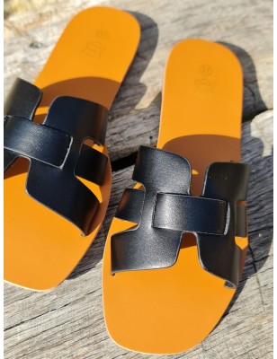 Mules femme Clea noires avec brides ajourées