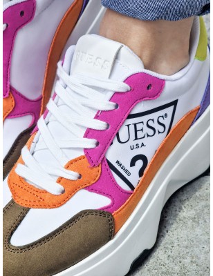 Baskets femme sneakers Guess Calebb4 blanches et multicolores avec grosse semelle