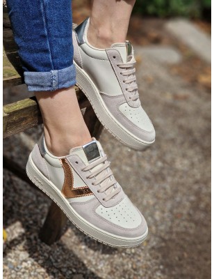 Baskets femme Victoria Madrid cuir 1258222 beiges avec petite plateforme et empiècement en suédine