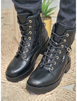 Bottines femme Guess Xenia noires avec effet matelassé et chainette dorée