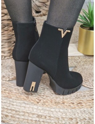 Bottines à talon Margot noires effet suédine avec semelle crantée et détail doré