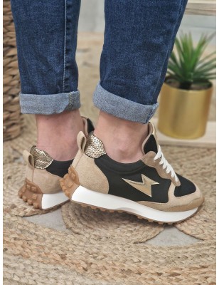 Baskets sneakers femme Vanessa Wu Kezia noires et or multi-matières avec contrefort serpent