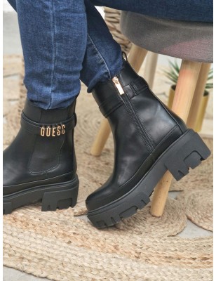 Bottines femme Guess Yelma noires avec grosse semelle crantée