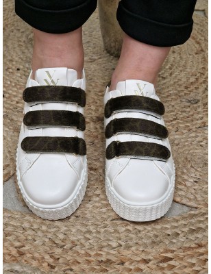Baskets éclair Vanessa Wu Thais blanches à plateforme avec scratchs kaki effet poil