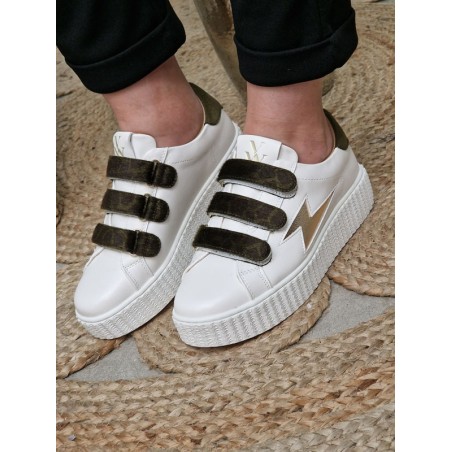 Baskets éclair Vanessa Wu Thais blanches à plateforme avec scratchs kaki effet poil