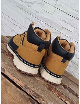 Rangers homme Kaporal Barlane camel avec matière effet peau de pêche