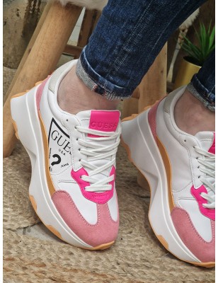 Baskets femme sneakers Guess Calebb7 roses