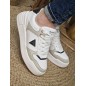 Baskets femme sneakers Guess Clarkz2 blanches