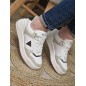 Baskets femme sneakers Guess Clarkz2 blanches
