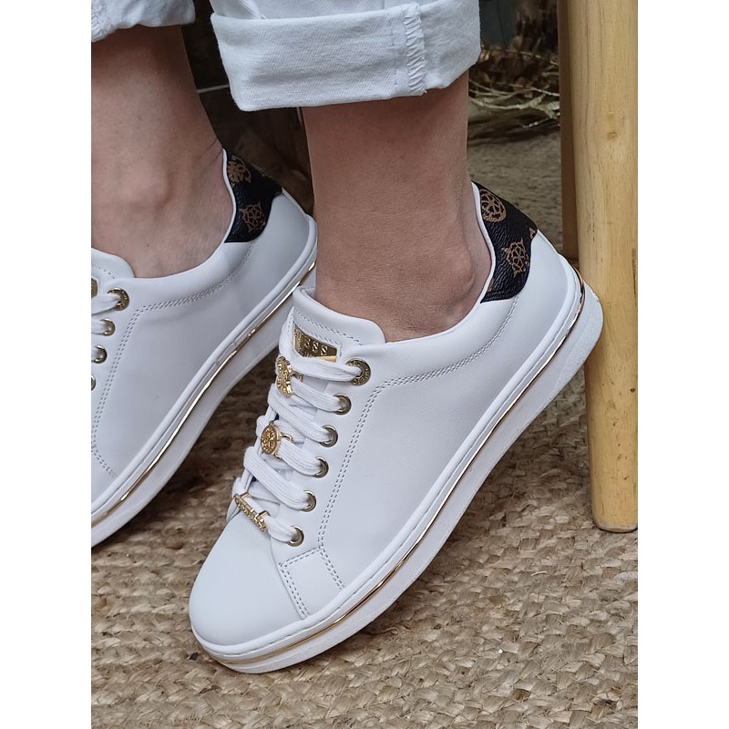 Baskets femme Guess Stasey blanches Baskets femme Guess Stasey blanches