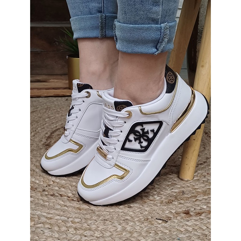 Baskets femme sneakers Guess Koyaa blanches Baskets femme sneakers Guess Koyaa blanches