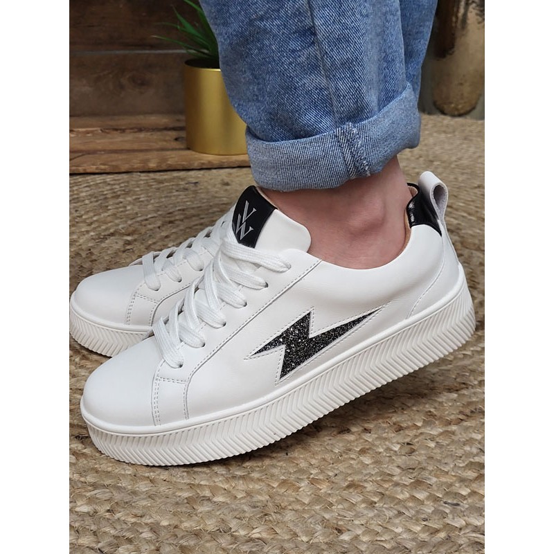 Baskets femme Vanessa Wu Tania blanches et noires