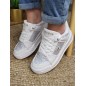 Baskets femme Guess Delove blanches