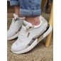 Baskets femme sneakers Guess Moxea blanches Baskets femme sneakers Guess Moxea blanches
