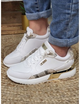 Baskets femme sneakers Guess Moxea blanches