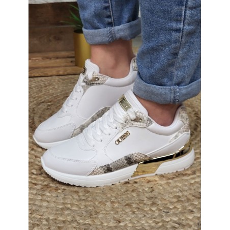 Baskets femme sneakers Guess Moxea blanches