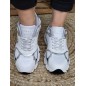 Baskets femme sneakers Guess Ibitha blanches
