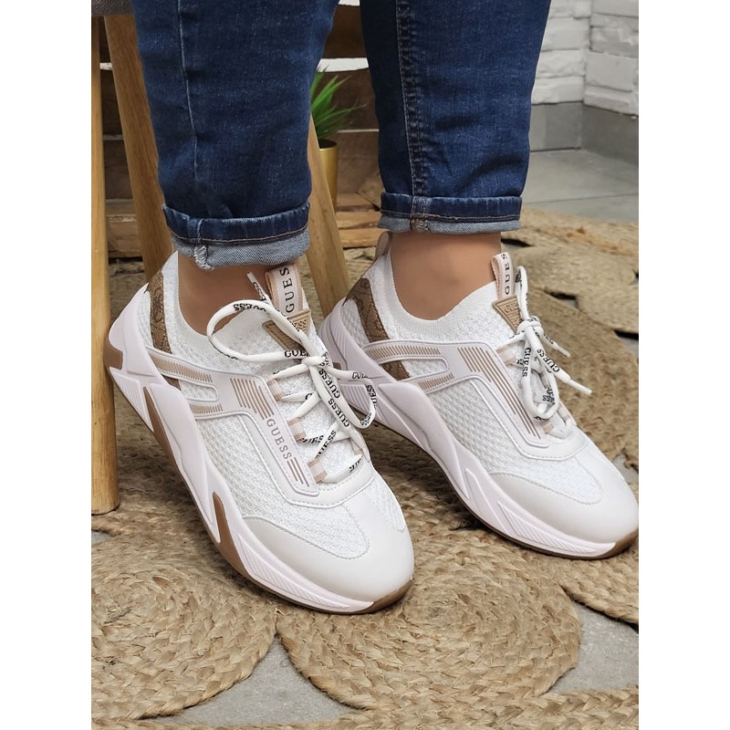 Baskets femme sneakers Guess Genga blanches