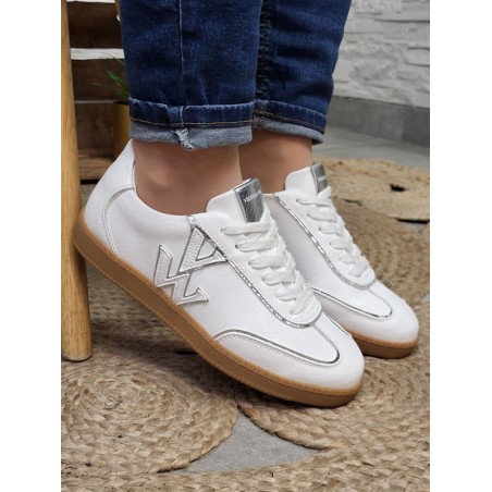 Baskets femme sneakers Vanessa Wu Aura Initials blanches
