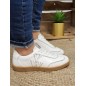 Baskets femme sneakers Vanessa Wu Aura Initials blanches