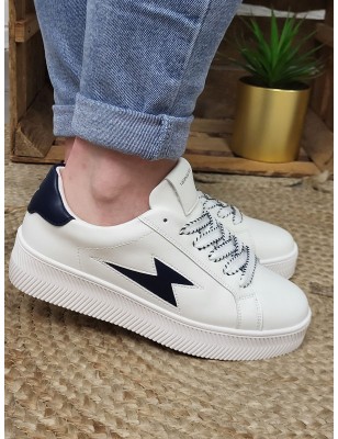 Baskets femme Vanessa Wu Jane Emblem blanches et marine