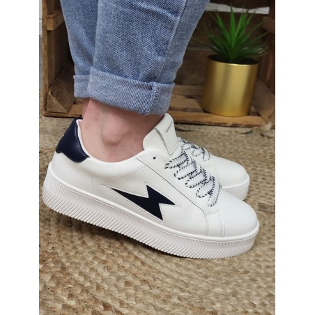 Baskets femme Vanessa Wu Jane Emblem blanches et marine