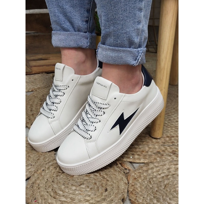 Baskets femme Vanessa Wu Jane Emblem blanches et marine