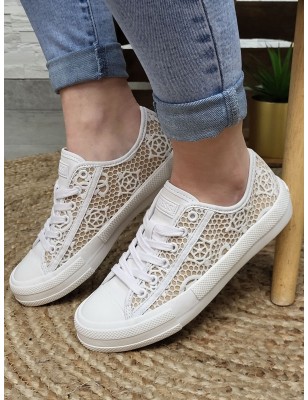 Baskets femme en toile Guess blanches