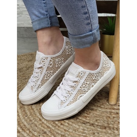 Baskets femme en toile Guess blanches