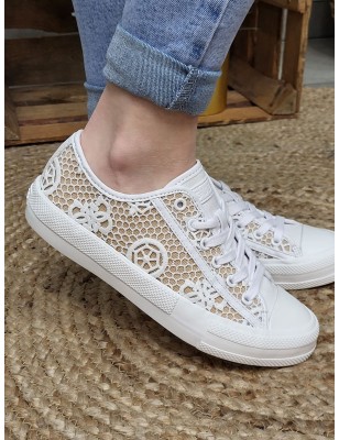 Baskets femme en toile Guess blanches